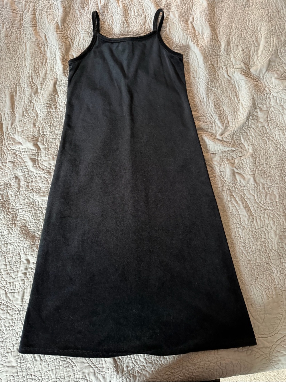 Vintage Classic Amy Byer Black Spaghetti-Strap mini Dress- velvet